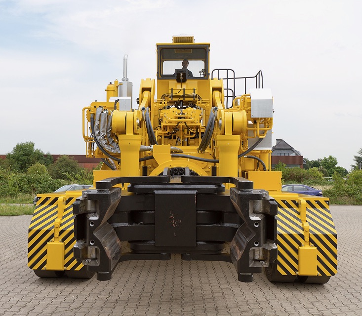 GFM — Mobile Forging Manipulators